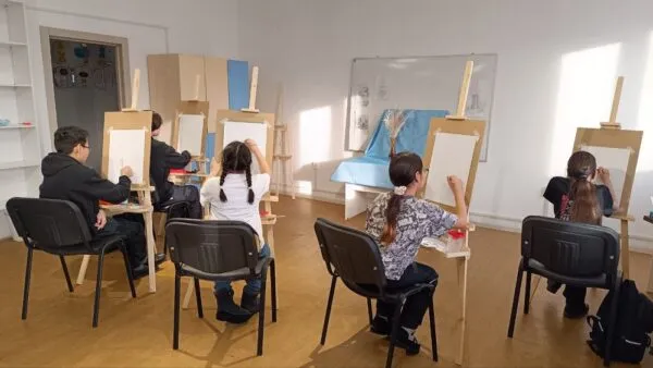 Детская художественная студия