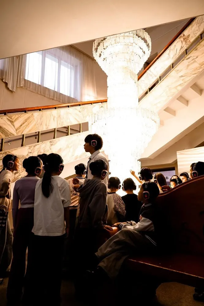 Иммерсивный спектакль-экскурсия «Сквозь занавес» - с 8 Ноября